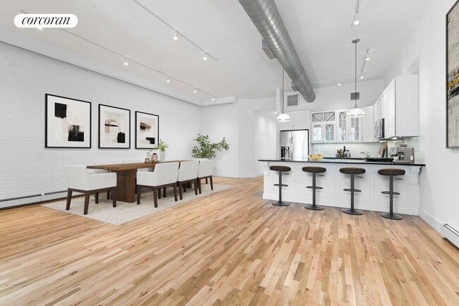 Photo - 153 Mercer St