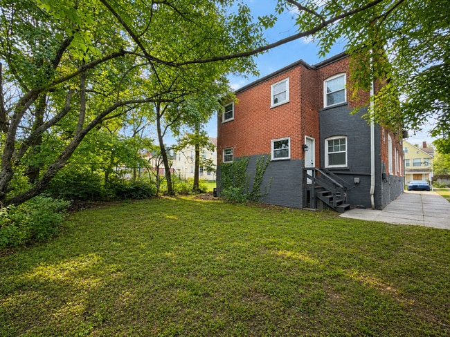 1825 Lakeview Rd Unit 2 ( upper )
