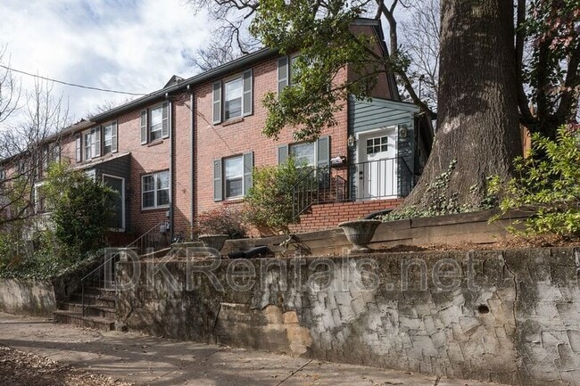 Photo - 876 Argonne Ave NE