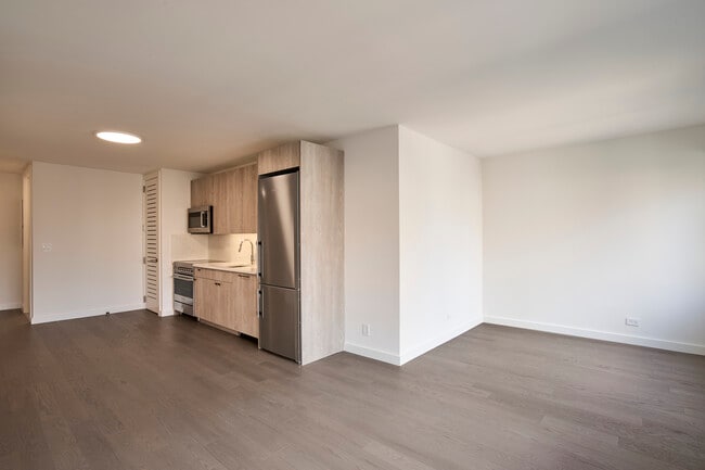 Photo - 220 East 72nd Street