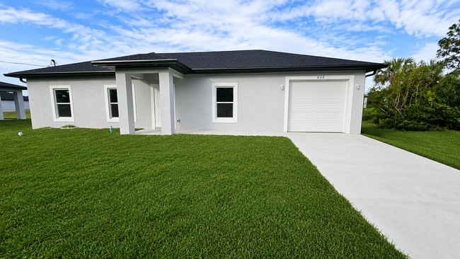 Building Photo - 608 Kleinart Dr