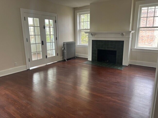 Photo - Huge 3 Bedroom in Herron-Morton