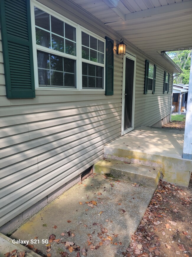 253 Ivanhoe Ln