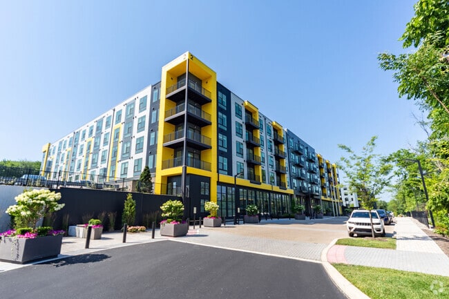 Building Photo - J Veridian At Upper Dublin Rental
