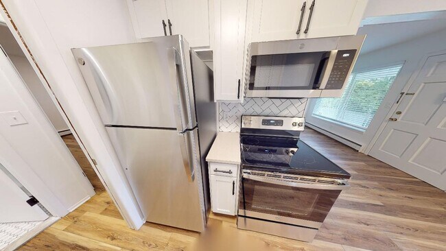 Photo - Fully Renovated 1 Bedroom - Triangle Distr... Unidad 1 Bedroom