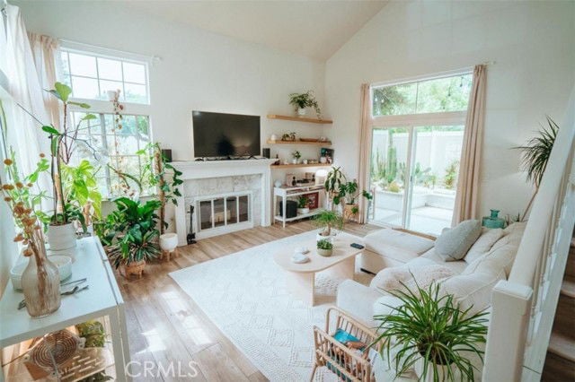 Photo - 2063 Tustin Ave