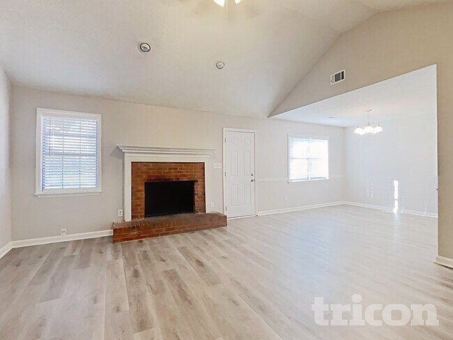 Photo - 11069 Hunters Ln