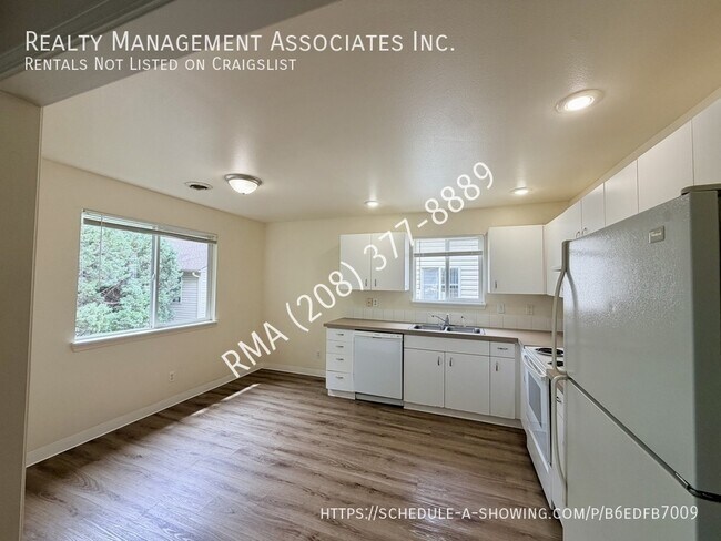 Photo - 825 N White Barn Rd