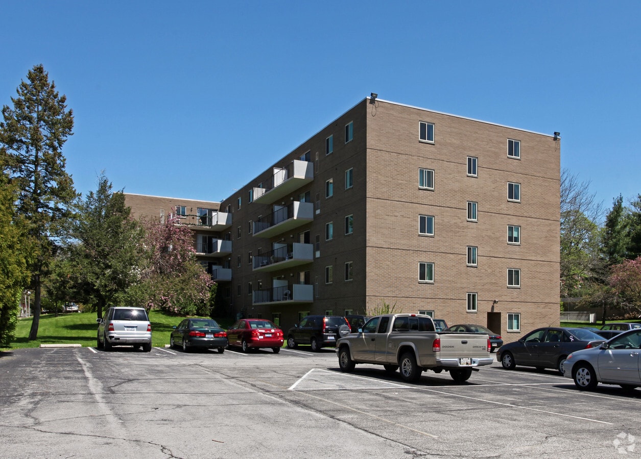 Photo - College Park Apartments