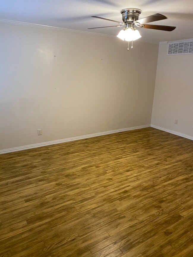 Photo - 3216 Crosscreek Dr