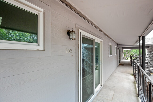 Photo - 1210 Windsor Rd Unit 202