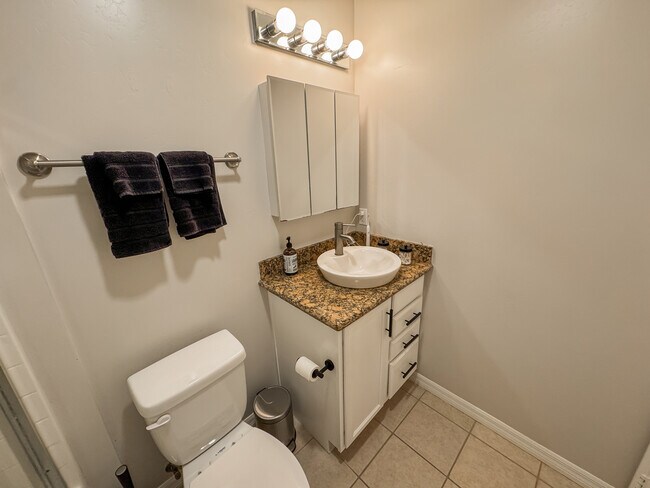 5252 Balboa Arms Dr Unit Clairemont Condo