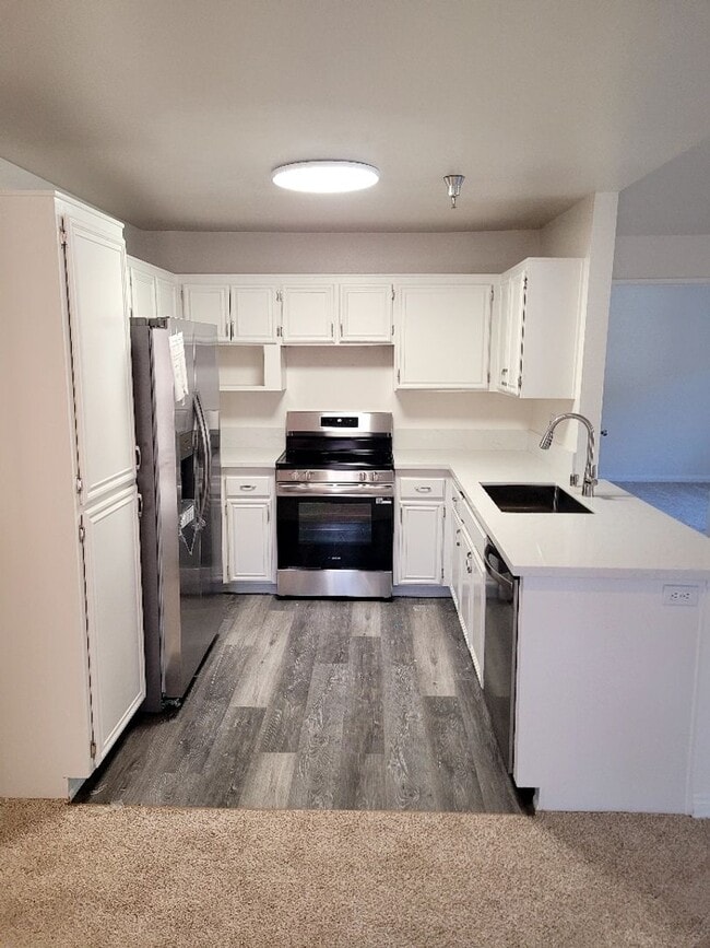 Photo - Cute and Cozy 2Br/2Ba second floor Condo in The Summit