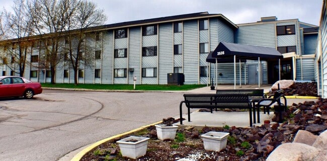 Photo - Meadowview Apartments