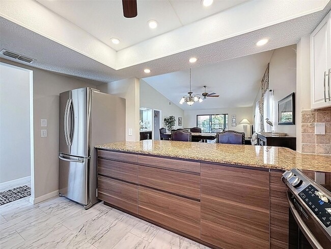 Photo - 9981 Eagles Point Cir Unidad 4