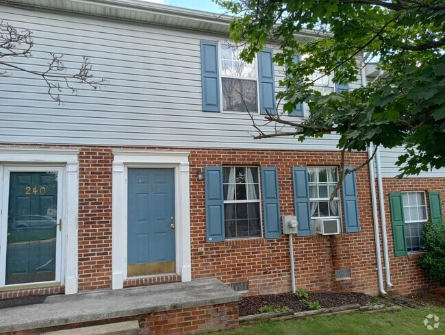 Building Photo - 238 Waterford Ln Rental