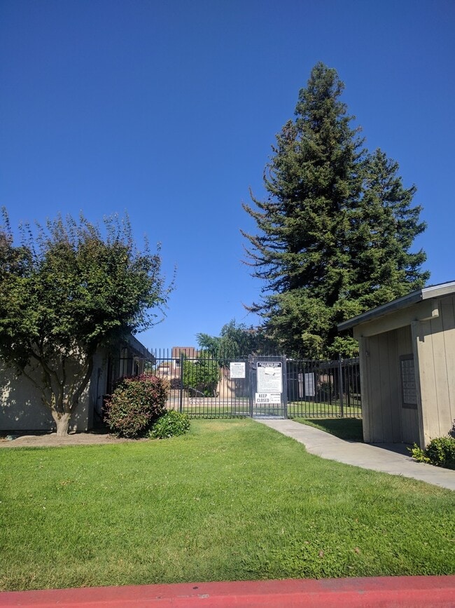 Photo - Townhouse in a gated community near Creeks...