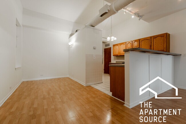 Photo - 1844 W Henderson St