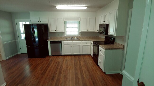 Photo - Nice 3 bedroom 2 bath Home in Northwood Lake