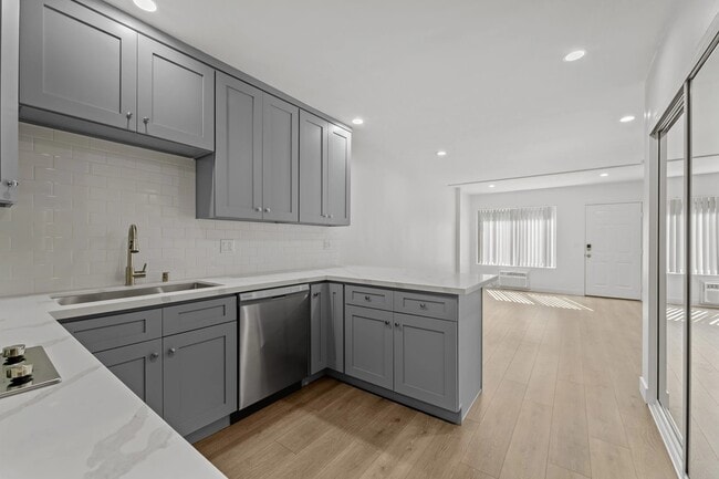 Photo - 1240 W 29th St Unit 5