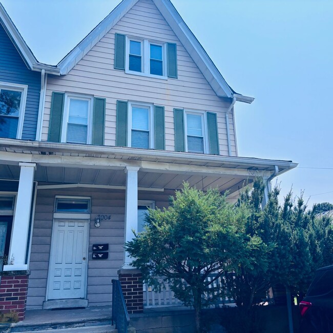 Building Photo - 3004 Lehigh St Unit 1