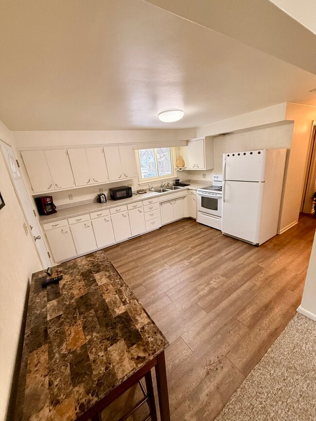 Photo - 310 Poplar St