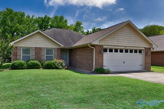 5015 Montauk Trail SE