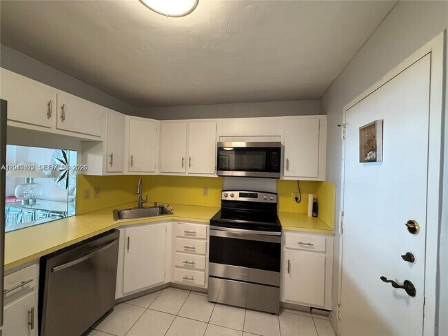 Photo - 1865 S Ocean Dr Unit 15C