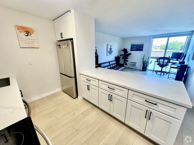 Building Photo - Beautiful condo in resort community