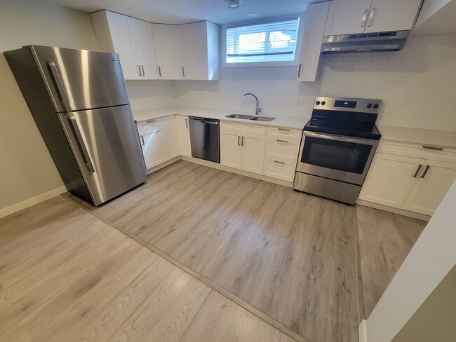 Photo - 8510-8152 152 St NW