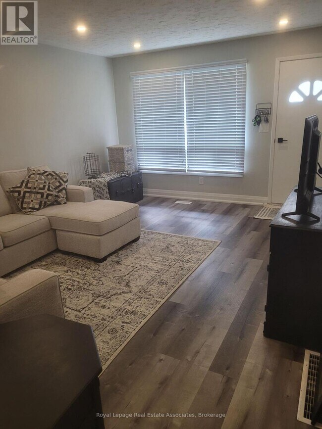 Photo - 22 St James St Unité A