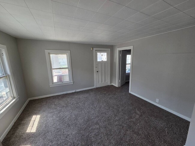 Building Photo - 3081 E 67th St Unit Upper