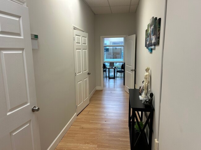Building Photo - 3408 W 84th St Unit 106 Rental