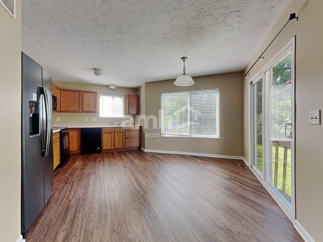 Photo - 5569 Windsor Ct