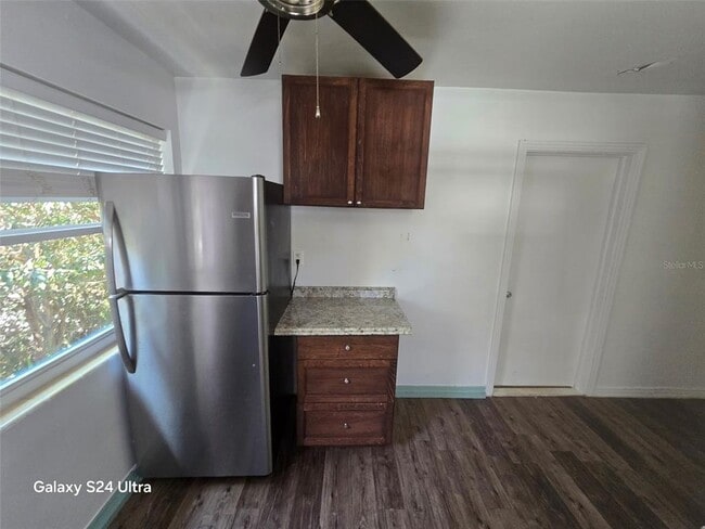 Photo - 7306 Earlwood Ave