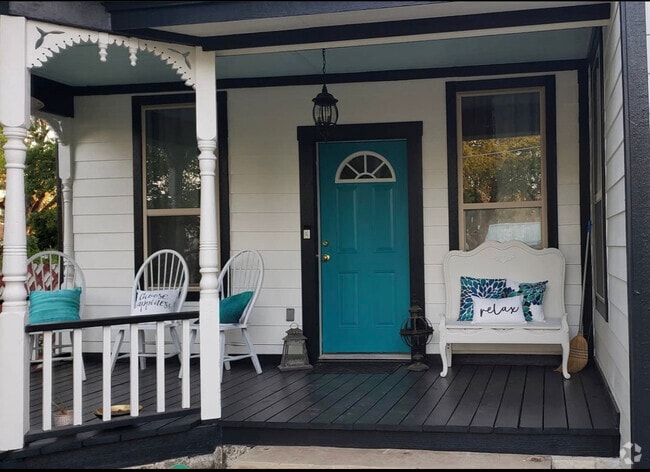 Welcome Home - 504 N Ridge St Rental
