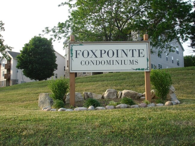 Building Photo - Condominium in FoxPointe