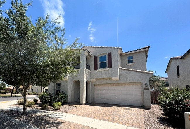 Building Photo - COMING SOON! LYONS GATE 5 BDRM + LOFT W CO...