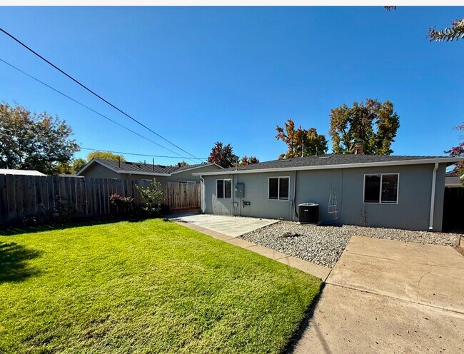 Photo - 3130 Manda Dr