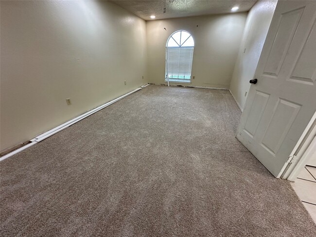 Photo - 2523 Stevenson Rd