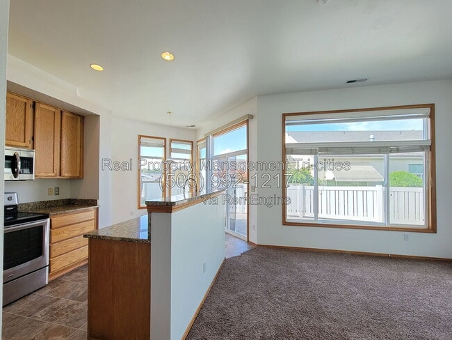 2567 Prestwick Dr