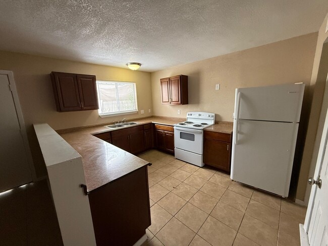 Photo - 8000 Winsford Dr