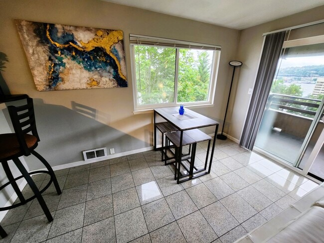 Photo - Furnished 2 bedroom Condo with view of Lake Union Unit 301