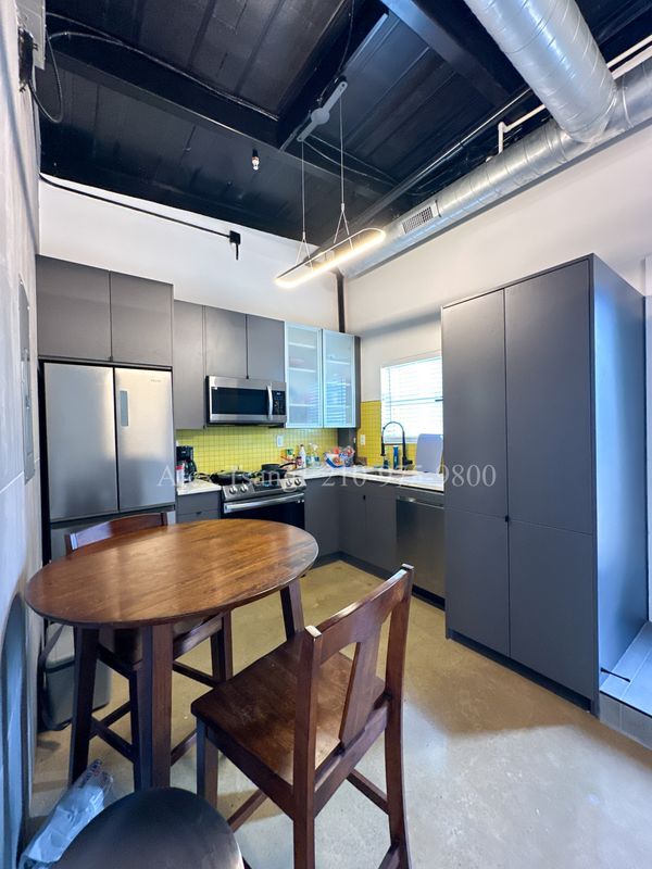 Photo - 811 Montana St