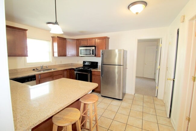Photo - 270 W Bruce St