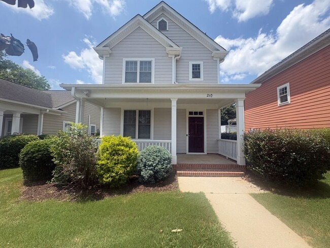 Building Photo - Downtown Greenville Gem – Walk to Dining, Shopping & Entertainment!