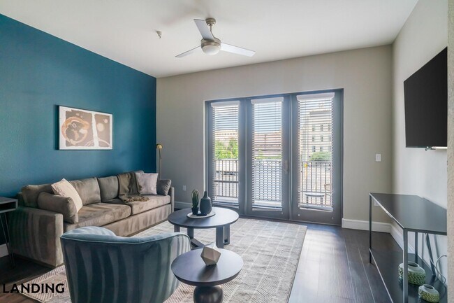 1535 Canal St Unit 913