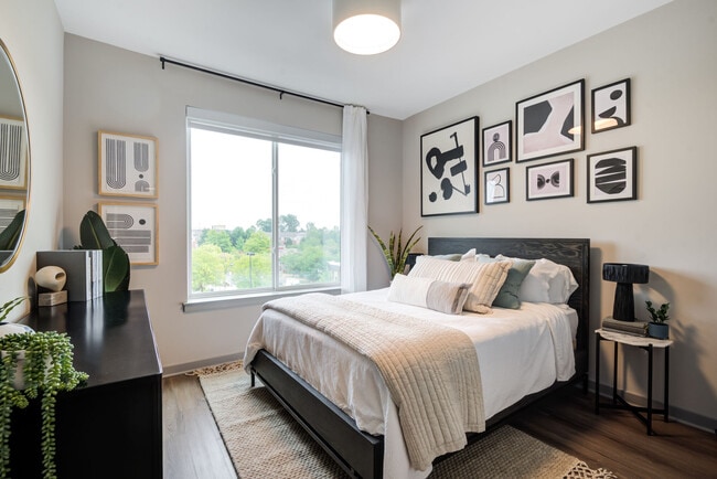 Vista Fairfax Corner apartments — community photo