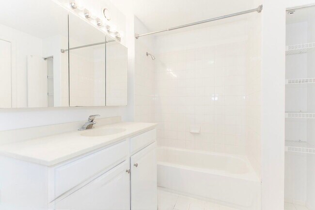 Photo - 545 N Dearborn St Unidad 902