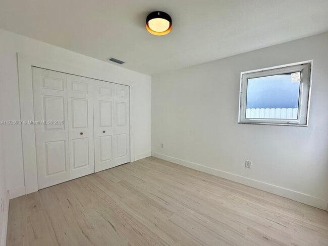 Photo - 3 bedroom in Hallandale FL 33009